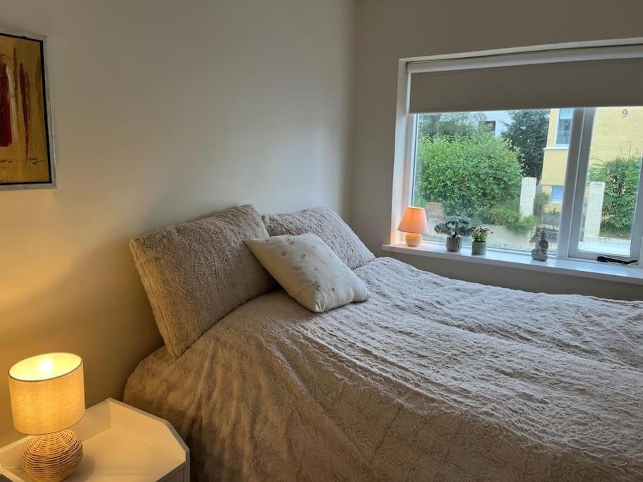 Charming 3 Bedroom Apartment アークレイリ エクステリア 写真