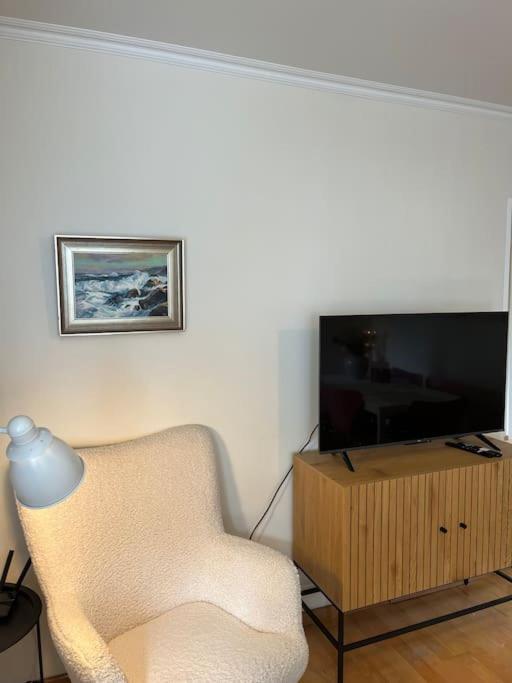 Charming 3 Bedroom Apartment アークレイリ エクステリア 写真